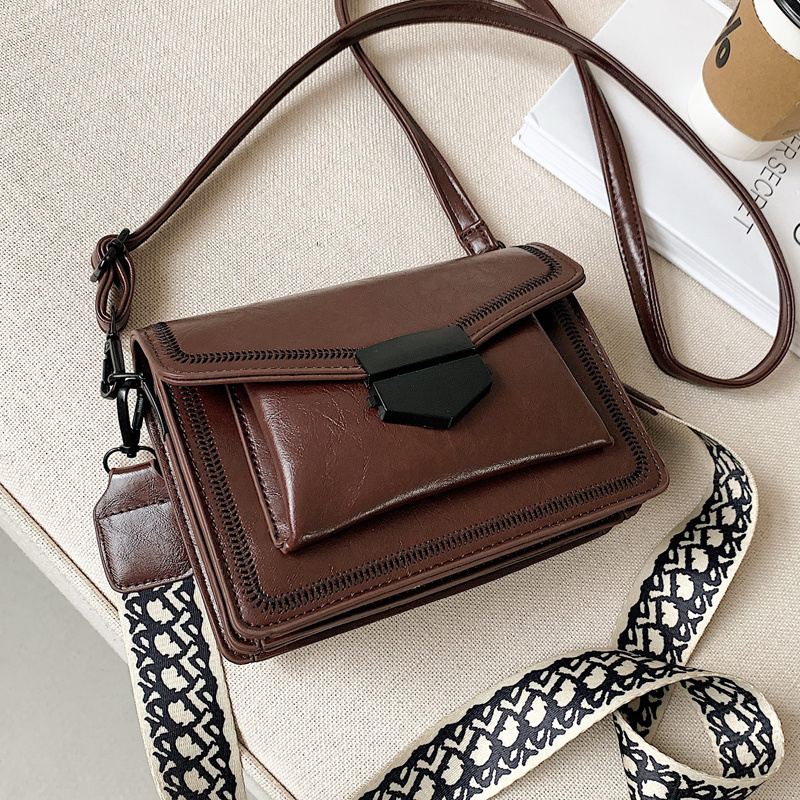 New Western Style Casual Messenger Bag - Image 6