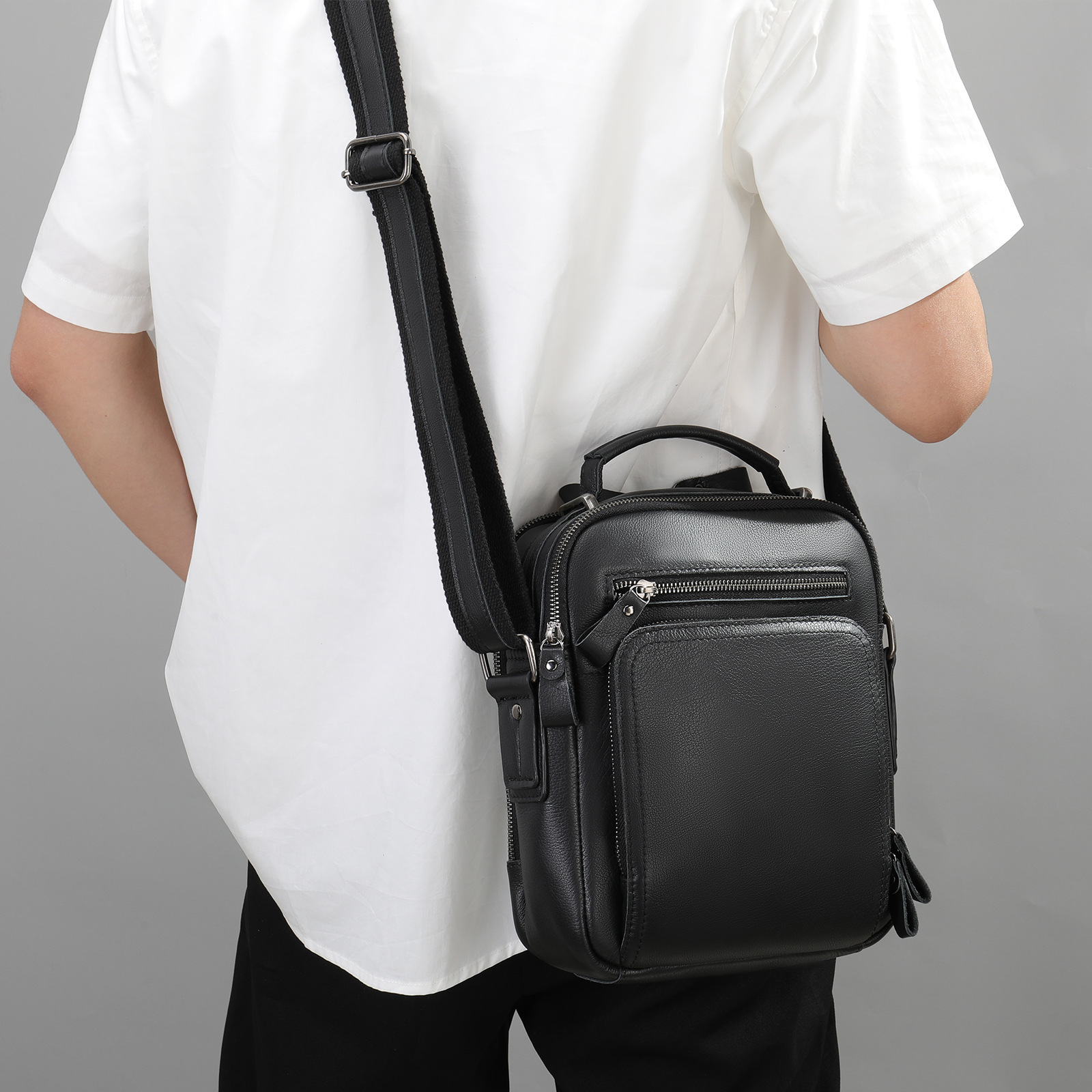 Leather Large-capacity Retro Shoulder Messenger Bag - Image 3